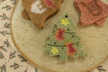 Load image into Gallery viewer, Edible Ornaments (Chicken/Pork/Rabbit) [Freeze Dried]
